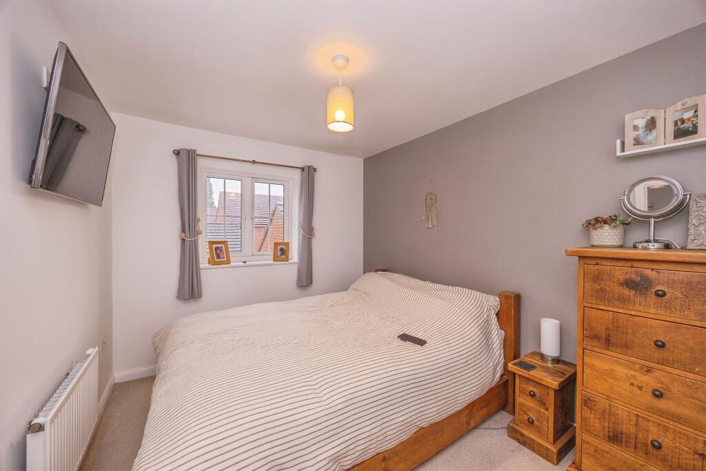 House in Havant, Hampshire - View 5