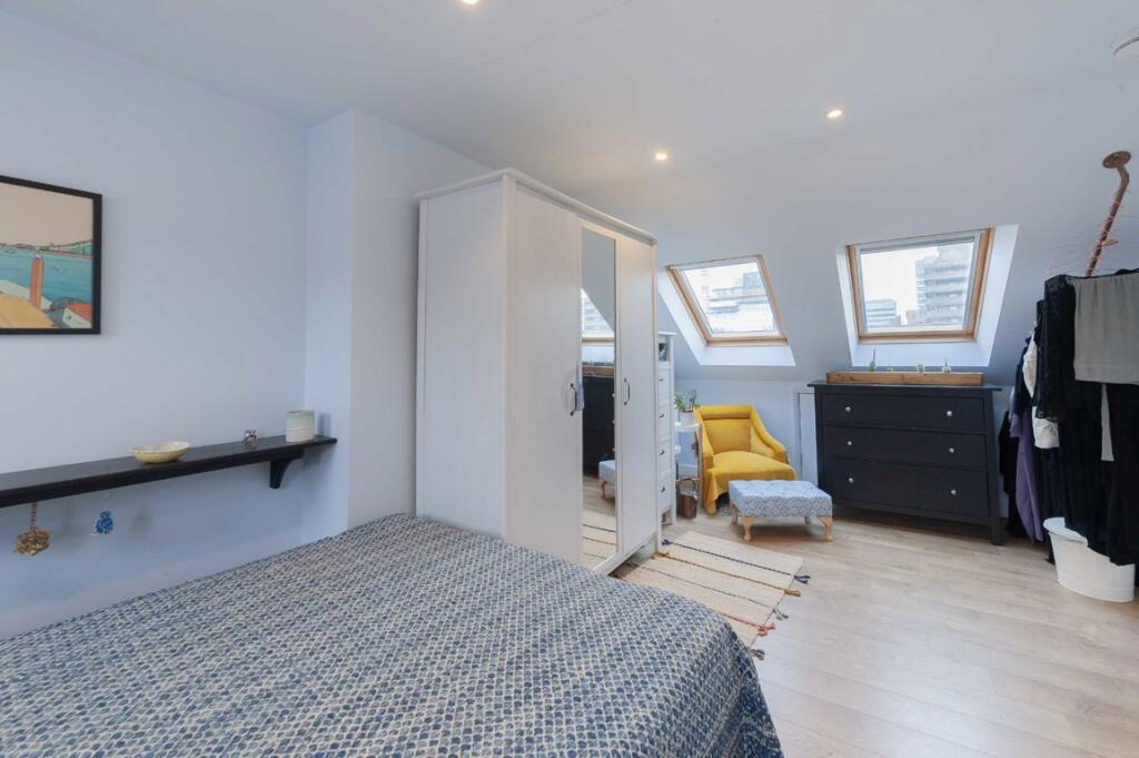 House in London, Hammersmith - More