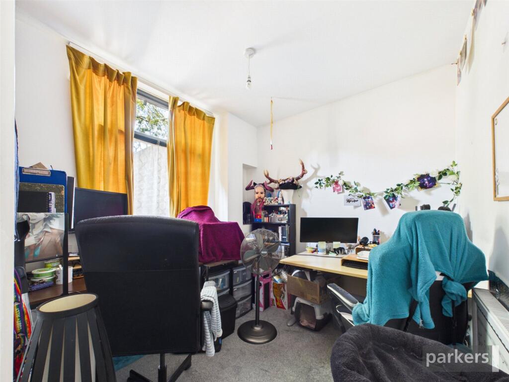 Apartment in Reading - View 4