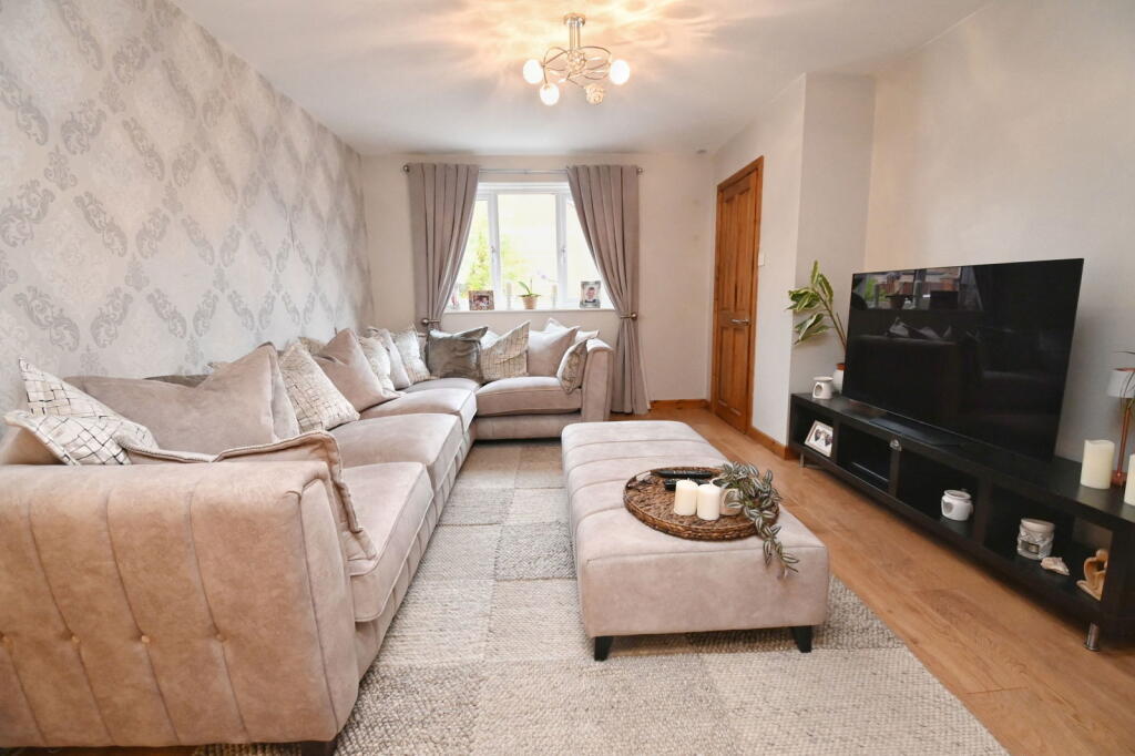 Newdale Avenue, Cudworth, Barnsley, S72 8XF photo 4