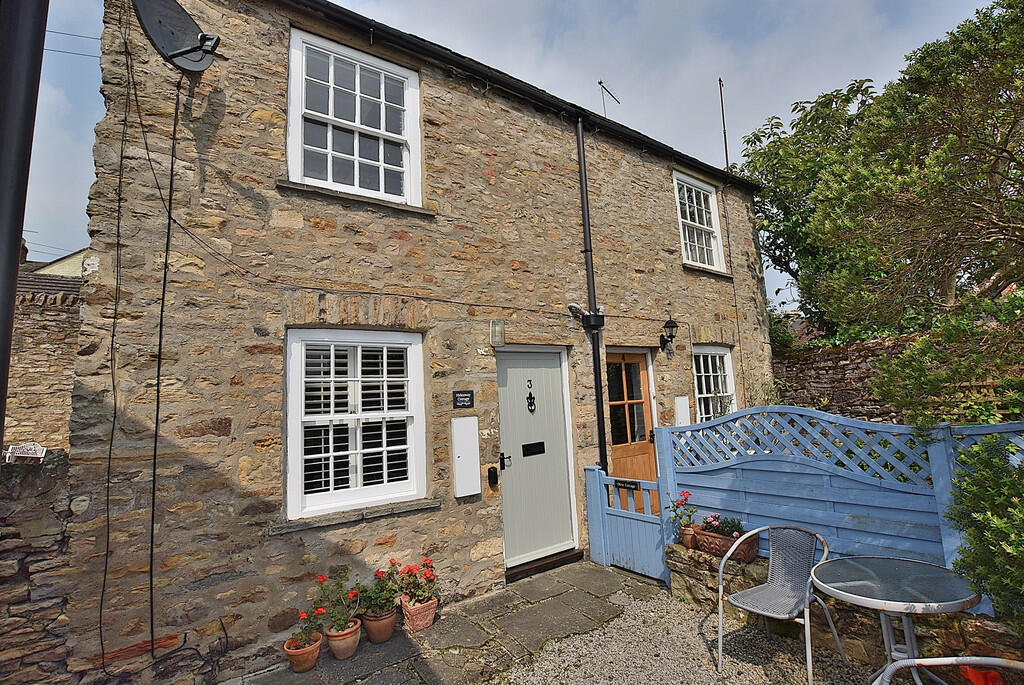 Main image of property: Youngs Yard, Richmond
