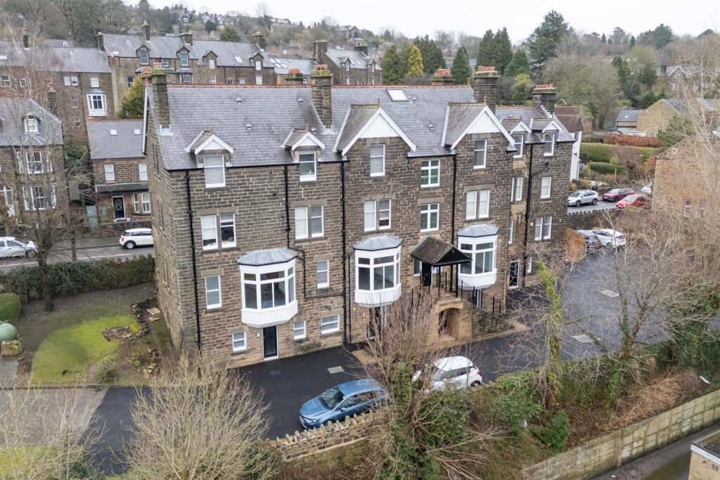 1-bed flat on Henry Avenue, Matlock, DE4 3FL, £125,000