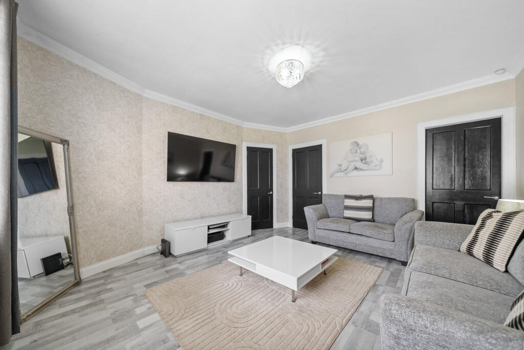 Bellfield Crescent, Barrhead, Renfrewshire photo 4