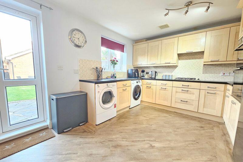 David Newberry Drive, Lee-On-The-Solent, PO13 photo 2