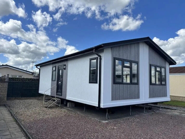 2-bed caravan on Broadway, Worcestershire, WR12, £199,999