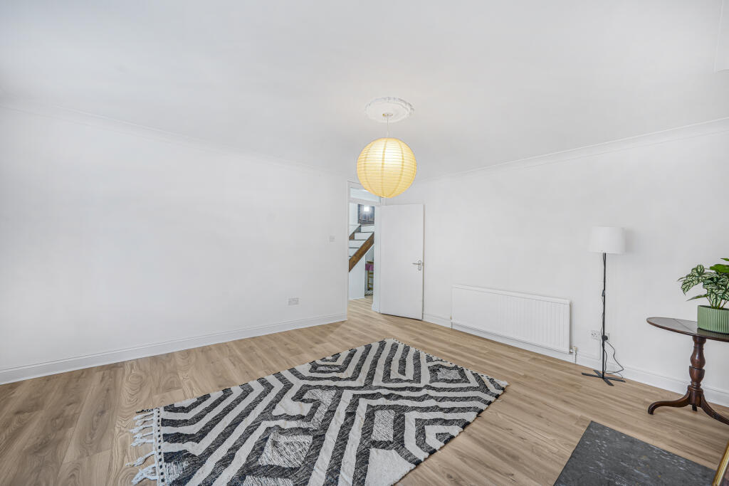 Apartment in London, Lower Clapton, Clapton - View 3