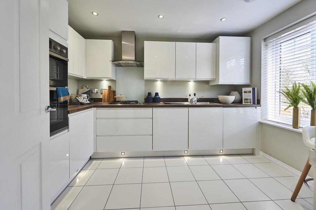 Main image of property: Juniper Drive,
Dawlish,
Devon,
EX7 0GL