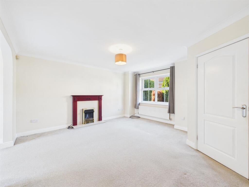 House in Chippenham, Wiltshire - View 4