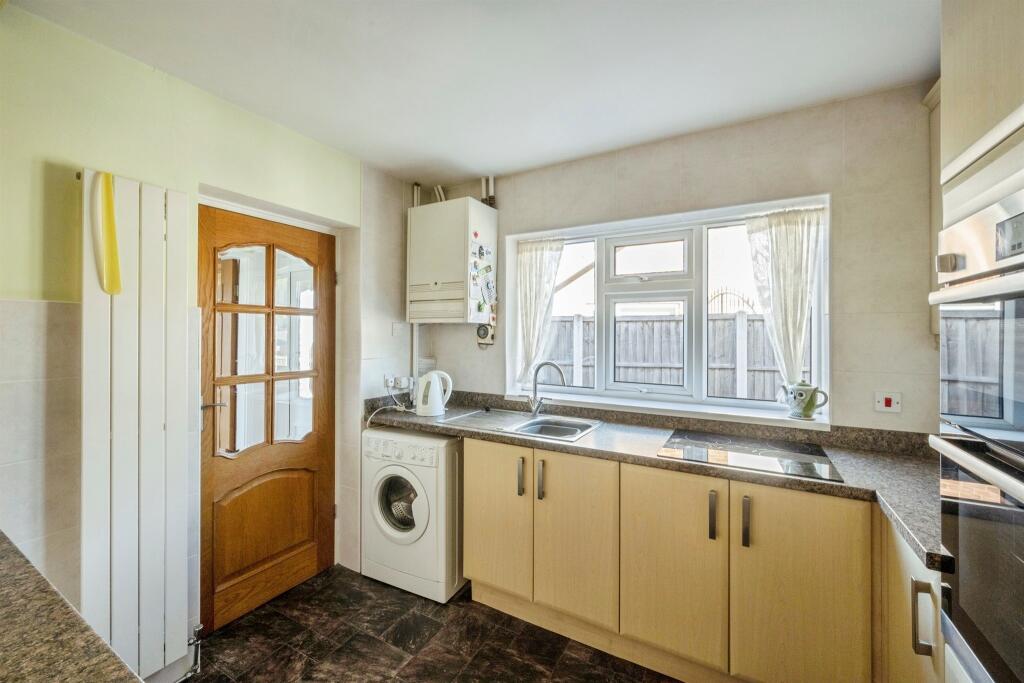 Dewsbury Avenue, SCUNTHORPE photo 4