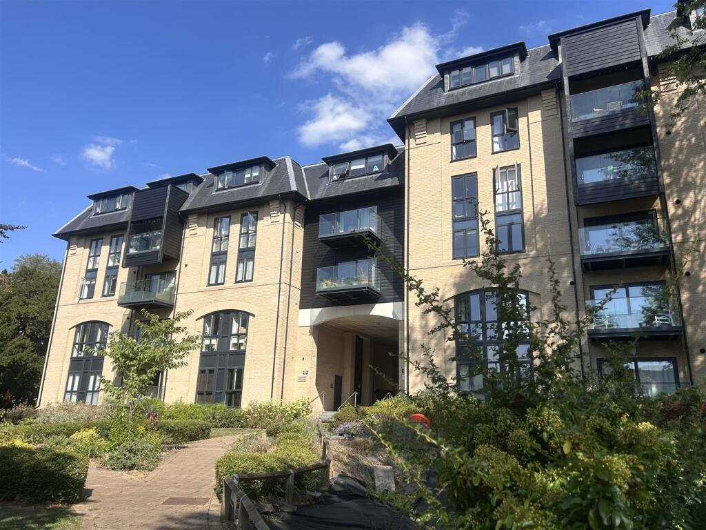 Main image of property: The Causeway, Great Baddow