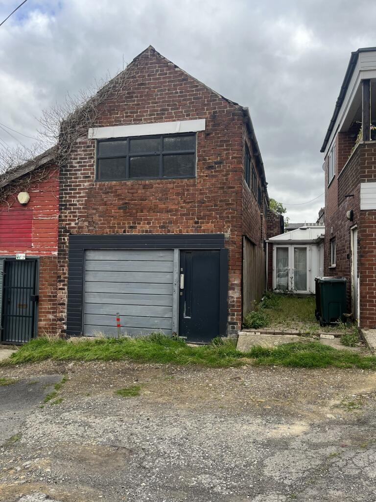 Main image of property: Lower York Street, 27 Lower York Street, Wombwell, Barnsley