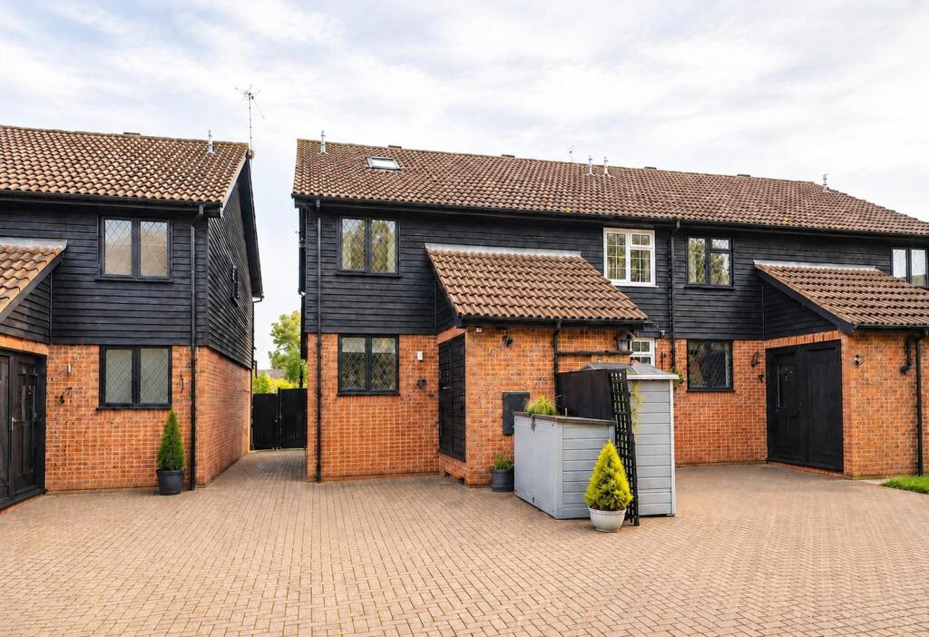 Main image of property: Ermine Court, Buntingford