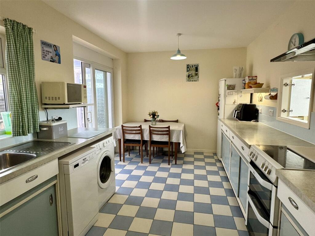 Wellings Close, Tatworth, Somerset, TA20 photo 2