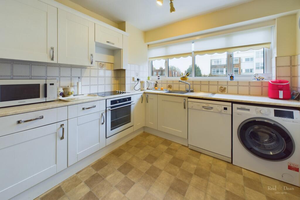 Burlington Place, Eastbourne photo 3