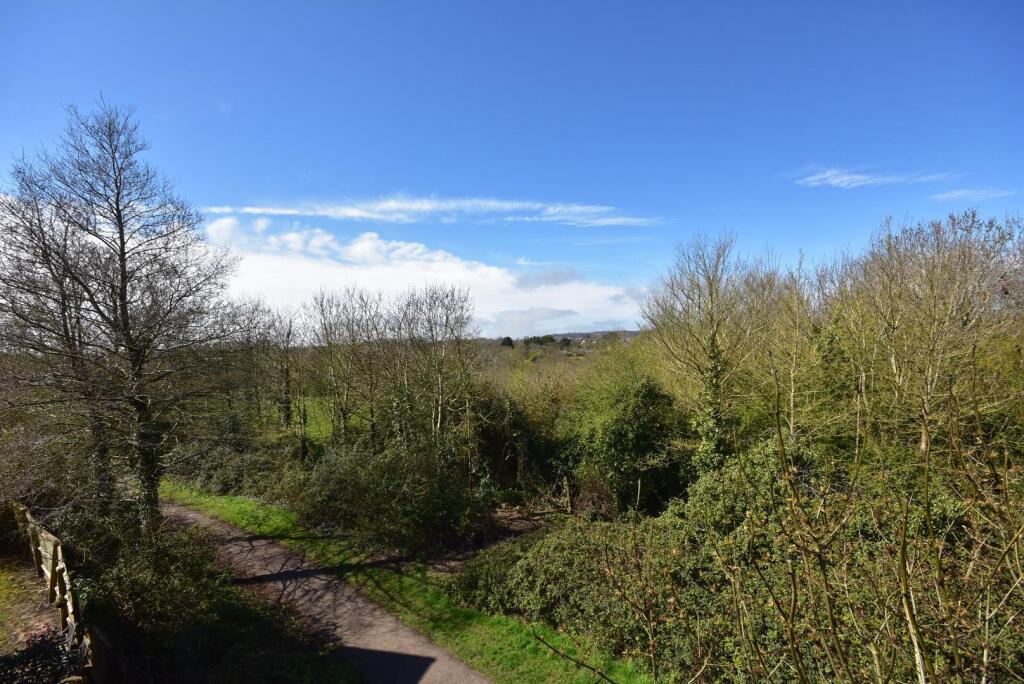 32 Heol Tre Forys, Penarth, CF64 3RE photo 3