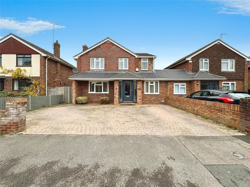 4-bed detached on Campbell Road, Woodley, Reading, Berkshire, RG5, £700,000