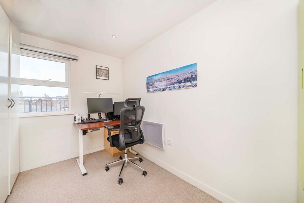 Apartment in London, Surbiton - View 5