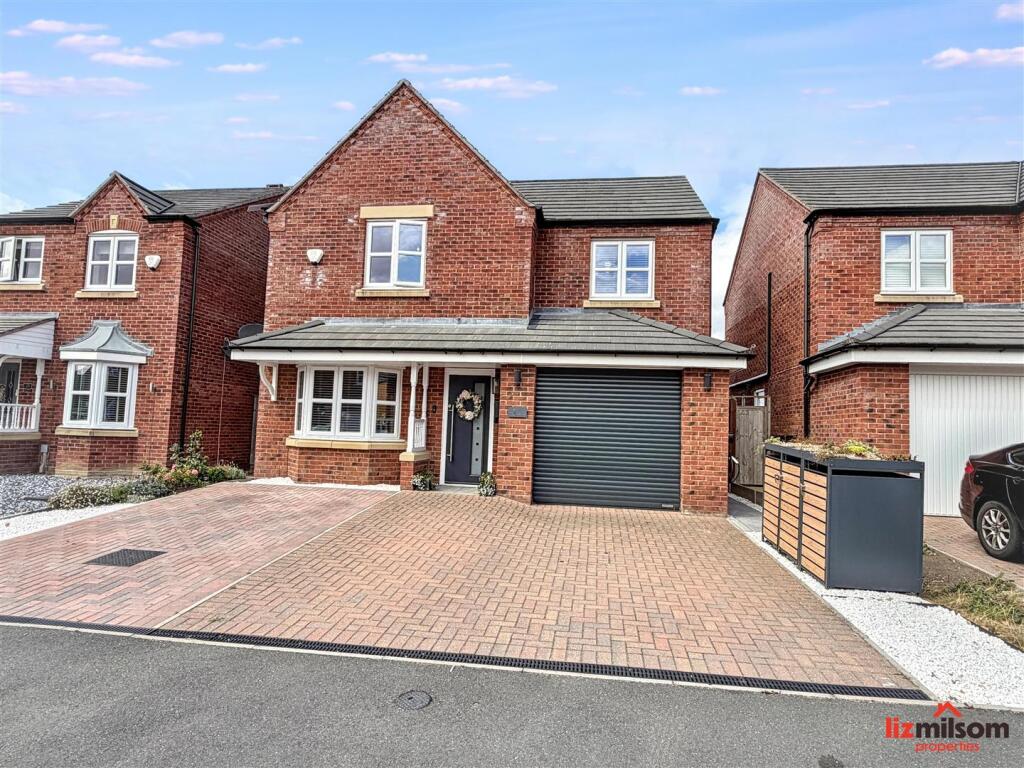 Main image of property: Patina Way, Swadlincote DE11 0WP