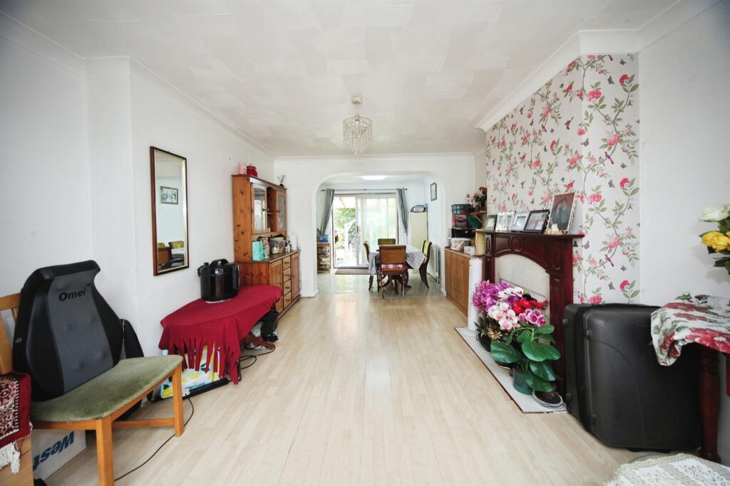 House in Luton, Lewsey Farm - View 5
