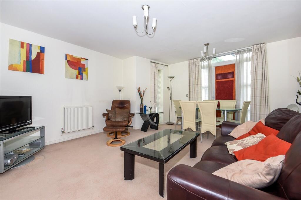 Apartment in Windsor - View 4