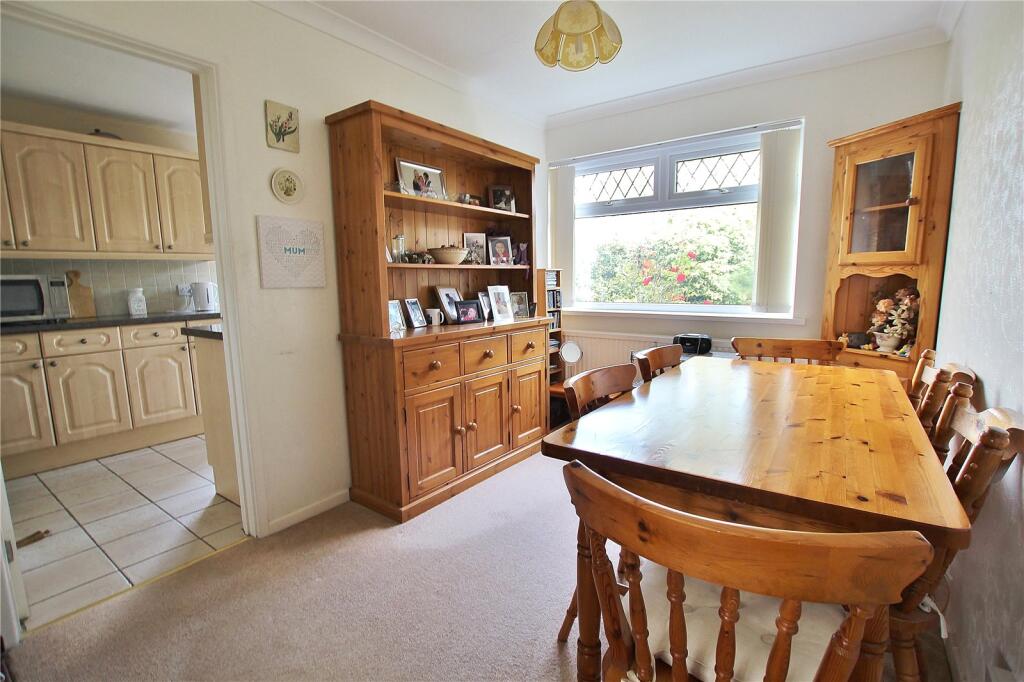 Azalea Close, Cardiff, CF23 photo 4