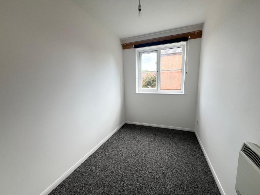 Guildford Road, Rustington, BN16 - View 4