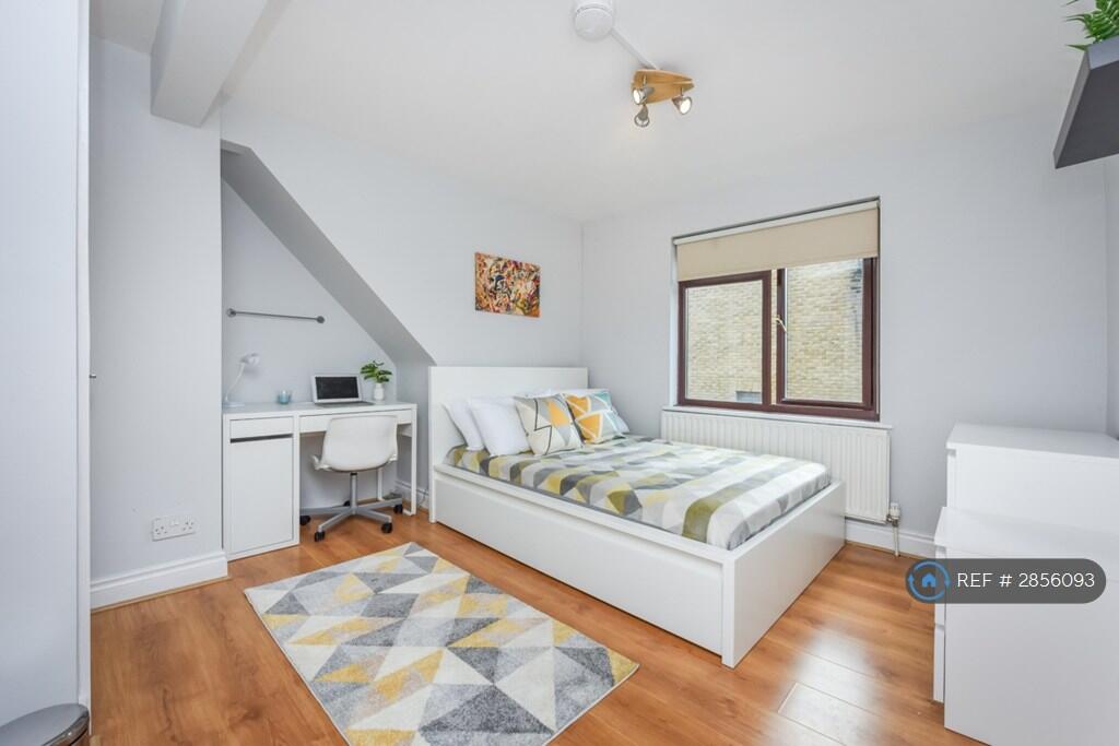 6 bedroom terraced house for rent