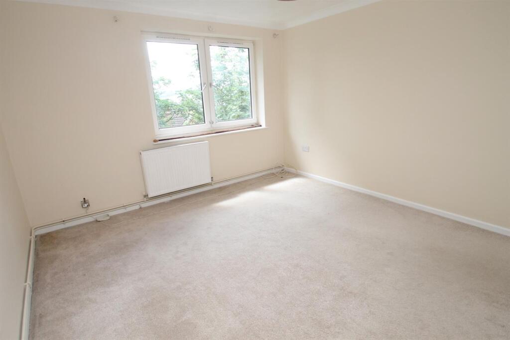 Apartment in Maidstone, Kent - View 5