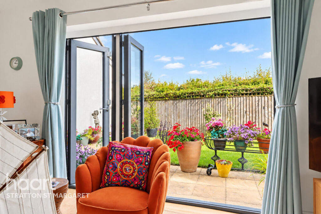 House in Blunsdon St Andrew, Tadpole Garden Village, St. Andrews - View 4