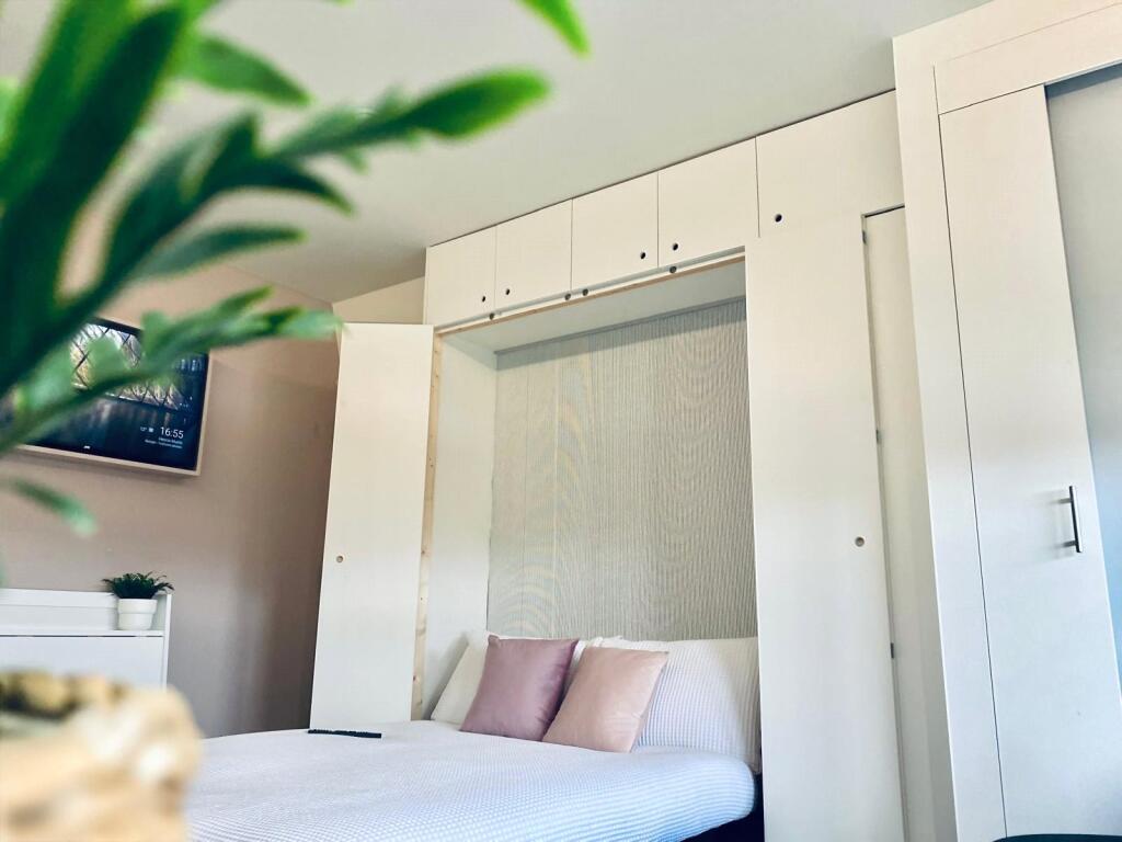 Apartment in Brighton - View 5
