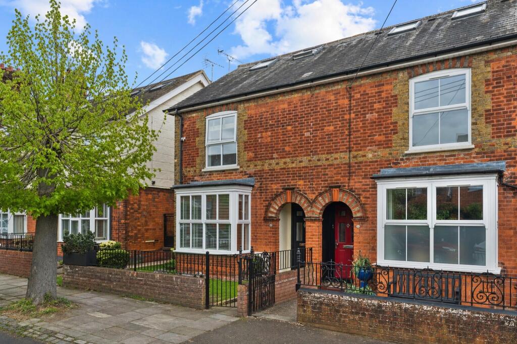 Main image of property: The Avenue, Dunmow, Essex, CM6