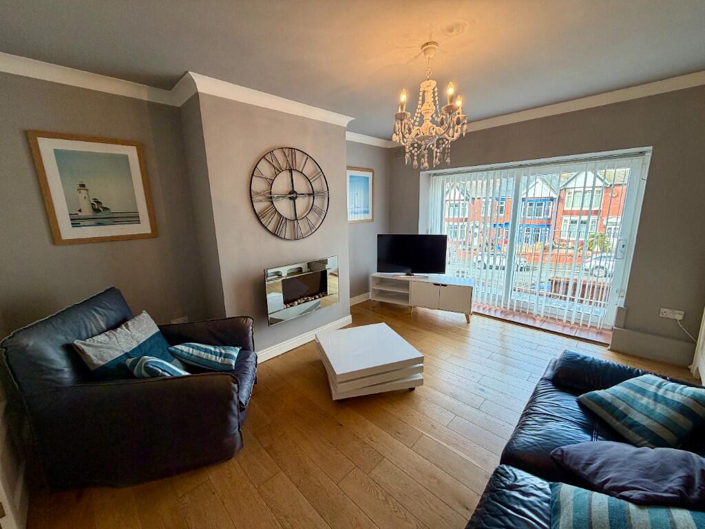Warbreck Hill Road, Blackpool, Lancashire, FY2 photo 3