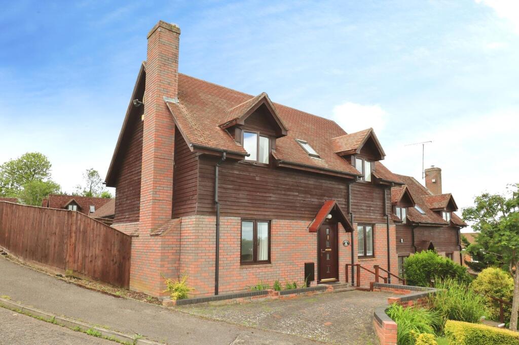 Main image of property: 18 Meadoway, Steeple Claydon, MK18
