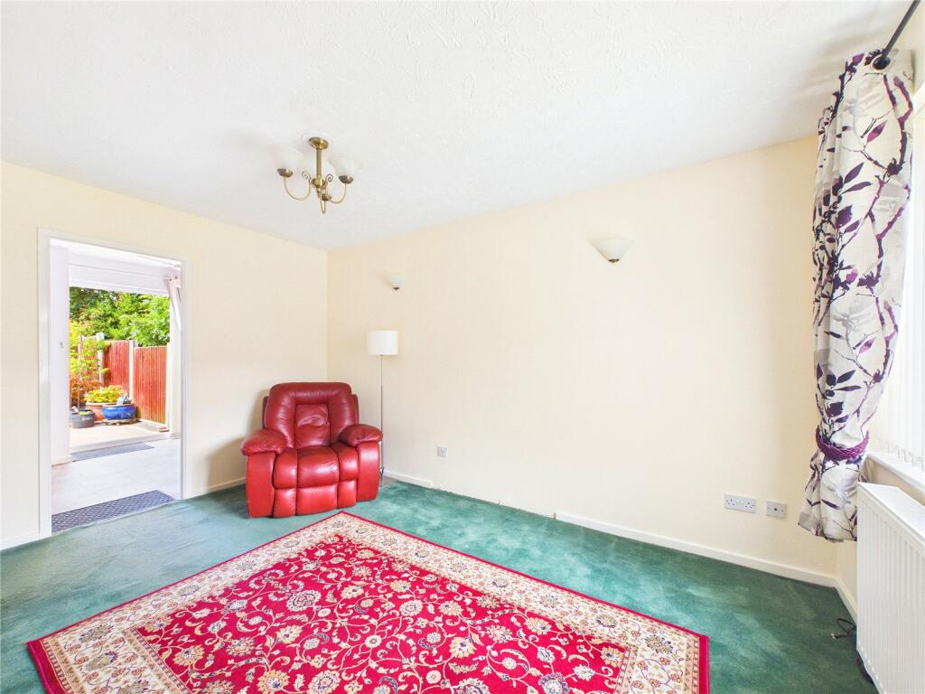 House in Worcester - View 3