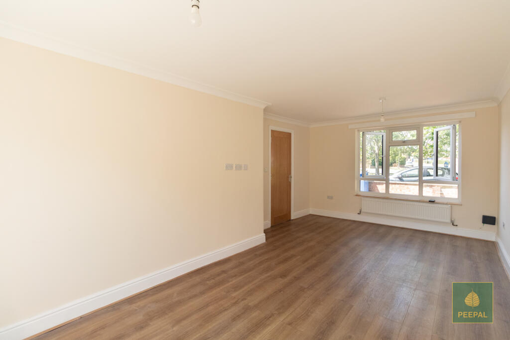 House in Rushmoor, North Town - More
