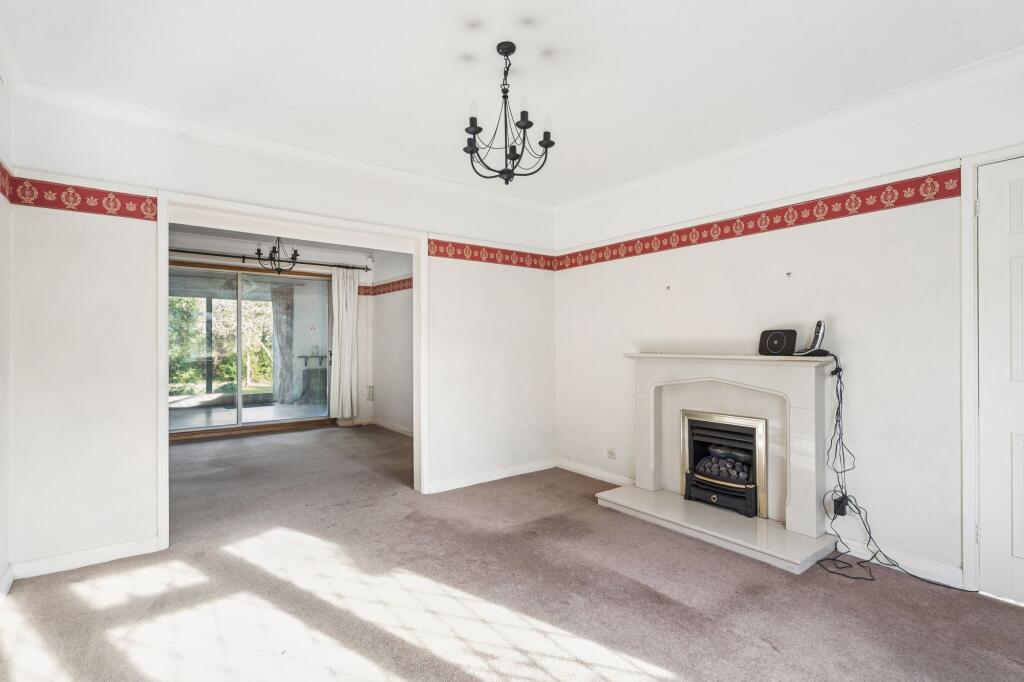 House in Hertsmere, Merry Hill, Bushey - More