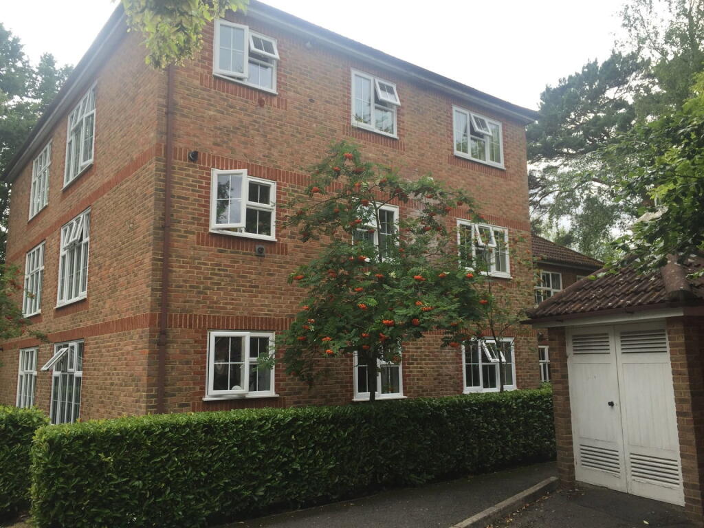 Main image of property: Irvine Place, Virginia Water, GU25 4DQ