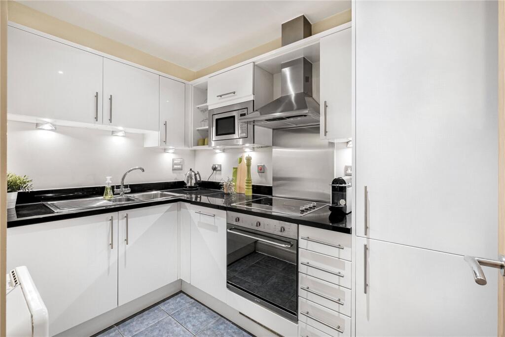 Apartment in London - View 2