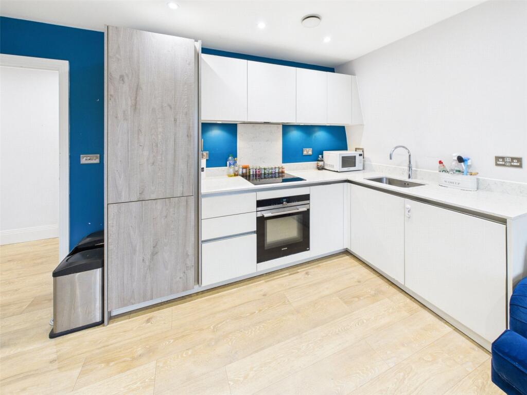 Apartment in Twickenham - View 4