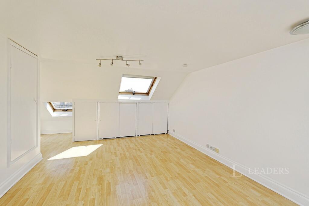 Apartment in Bromley - More
