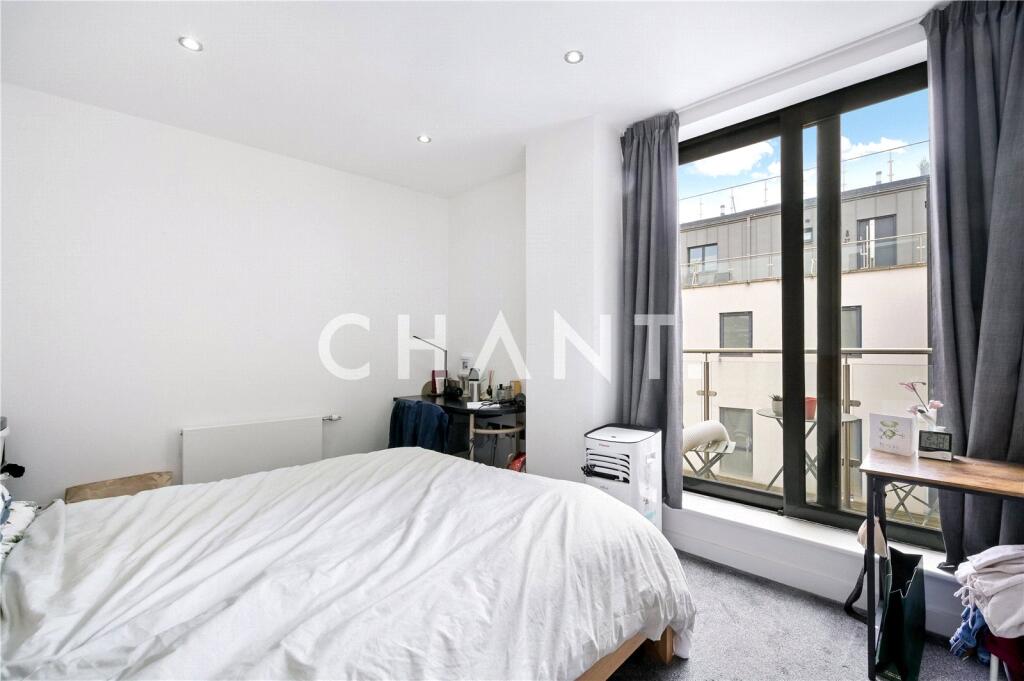 Apartment in London - More