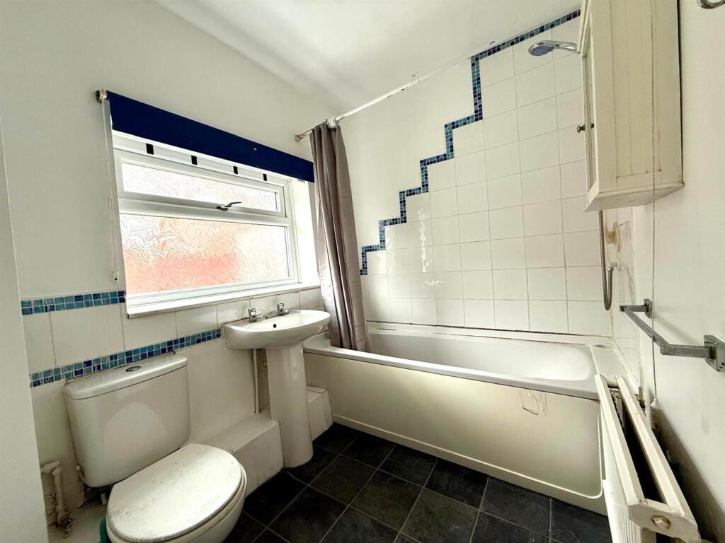 Apartment in Newcastle upon Tyne - View 4