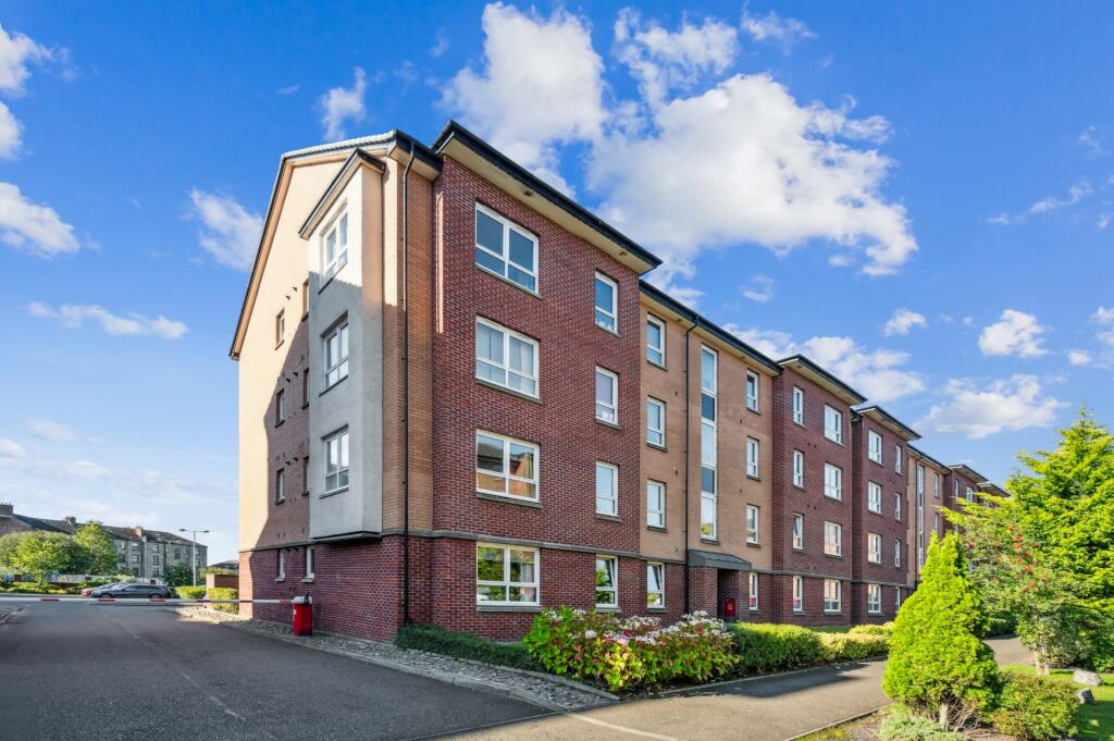 Main image of property: Springfield Gardens, Flat 2-2, Parkhead, Glasgow, G31 4HS