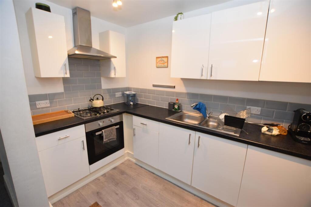 Apartment in Tonbridge - View 3