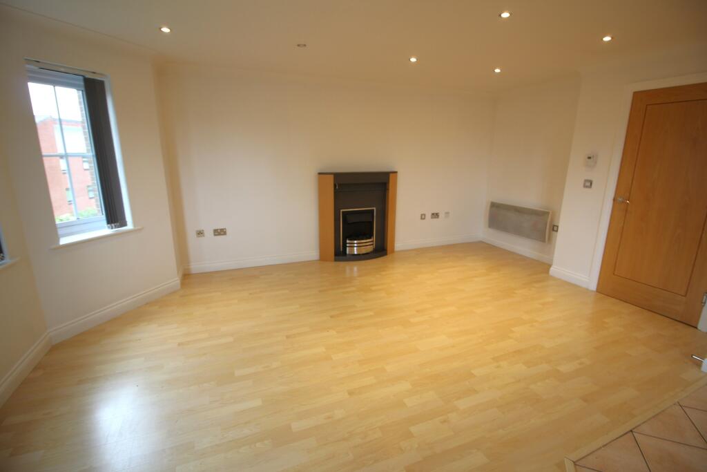 Derby Court, Bury, BL9 photo 3
