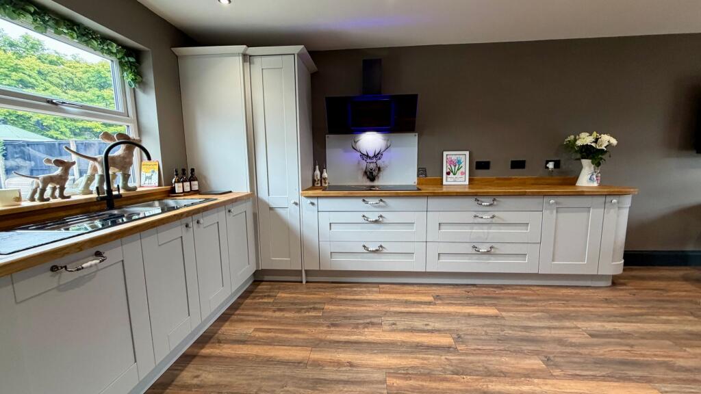 House in Grimsby, Healing - View 3