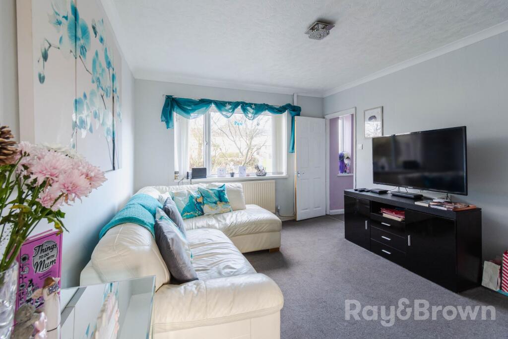 Whitebarn Road, Llanishen, Cardiff photo 3