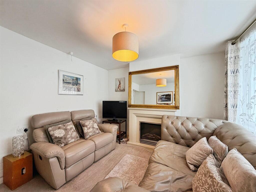 Portland Street, Whitwell, Worksop photo 3