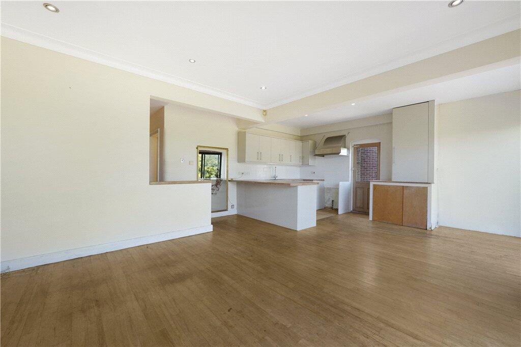 House in London - View 5