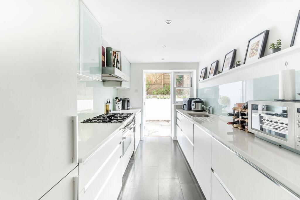 Apartment in London, Royal Borough of Kensington and Chelsea - View 4
